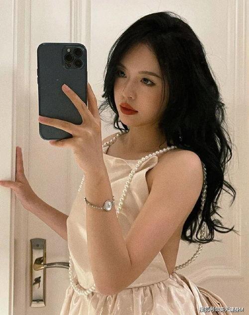 国产经典自拍,捕捉时代光影，展现青春风采  第1张