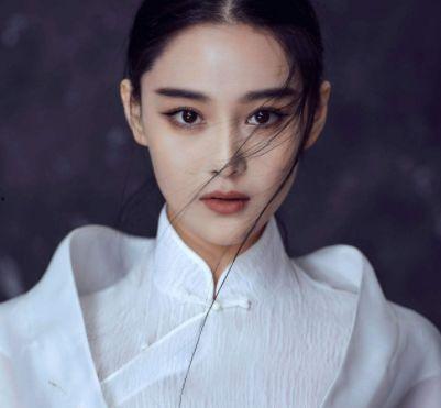 娱乐圈吃瓜明星杨幂图片,娱乐圈的瓜中女王，美图揭秘她的魅力人生